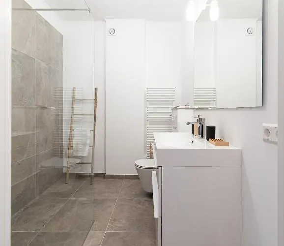 Large & Cosy For 7 Near Center Apartament *