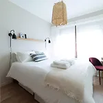 아파트 Large & Cosy For 7 Near Center *