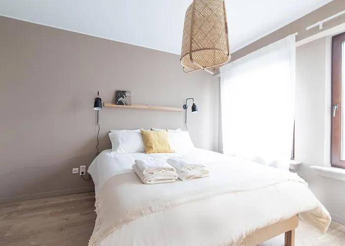 Large & Cosy For 7 Near Center *