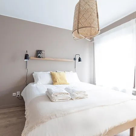 Large & Cosy Apartment For 7 Near City Center *